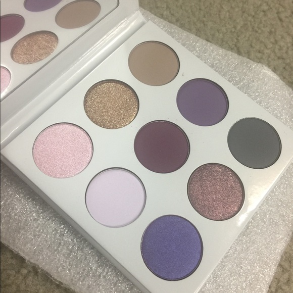 Kylie Cosmetics - Purple Palette - Picture 4 of 6